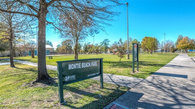 Building Photo - 1722 Redwing Bluff Dr