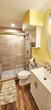 Building Photo - Furnished and Available April 6th 2026