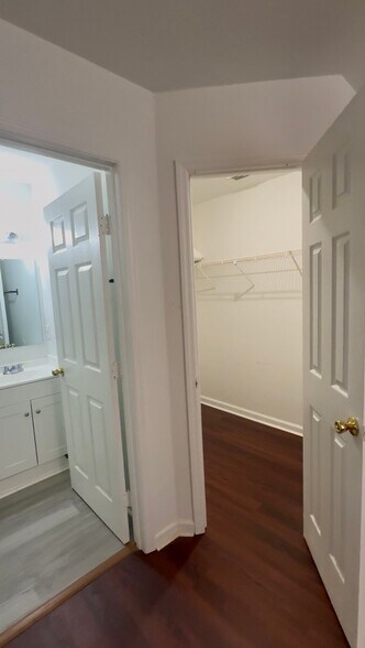 Building Photo - 1522 Pepper Dr