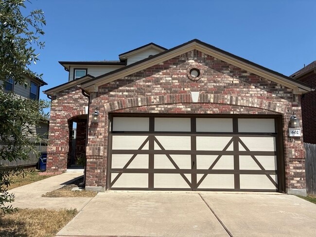 Building Photo - -=Get your second month’s rent FREE when y...