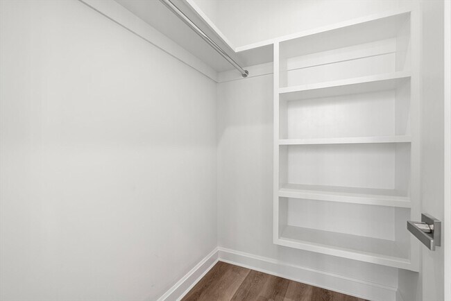 Building Photo - 523 2nd St