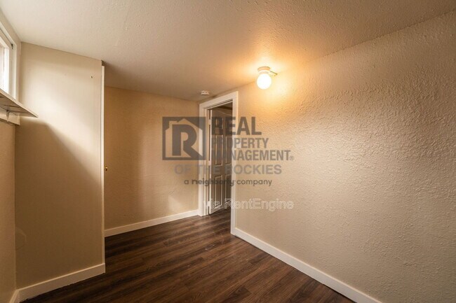 Building Photo - 1111 E Flint St