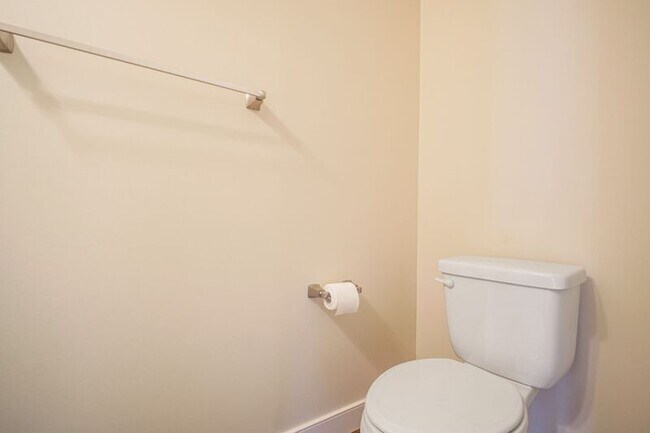 Building Photo - 803 Sunken Rd