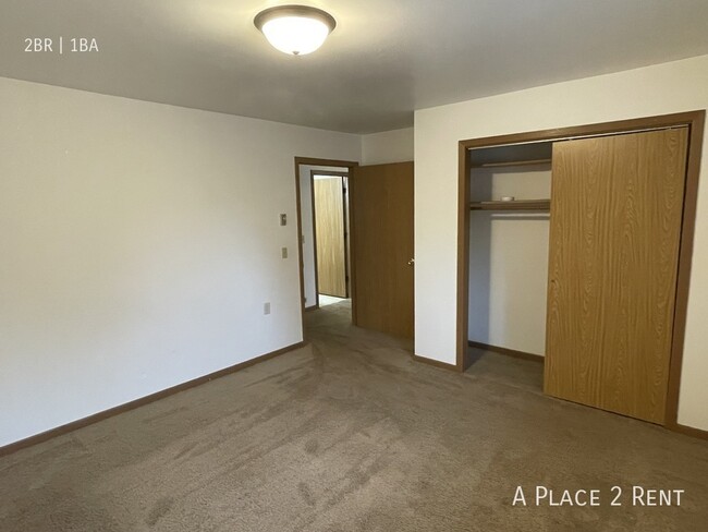 Building Photo - Newly Renovated 2-Bed Near Hospital | Bran...