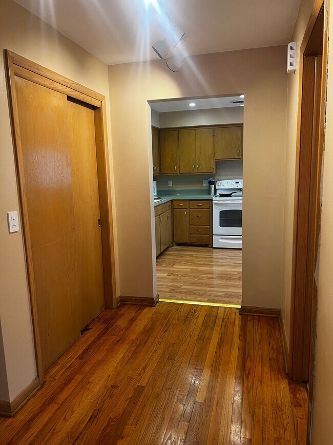 Building Photo - 1605 Trailsway