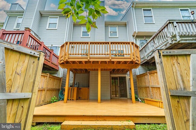 Building Photo - 8061 Sky Blue Dr