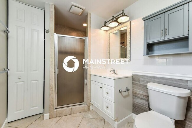 Building Photo - 3 Bedroom Pet-Friendly Home in Fort Myers, FL with Main Street Renewal