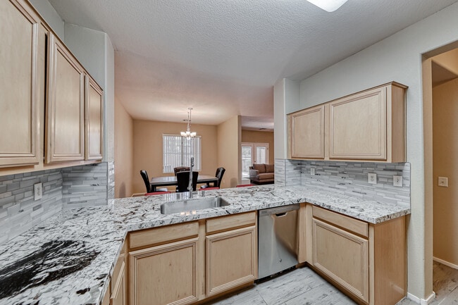 Building Photo - 673 Peachy Canyon Cir