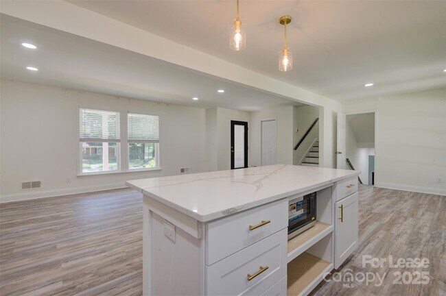 Building Photo - 3900 Rhodes Ave