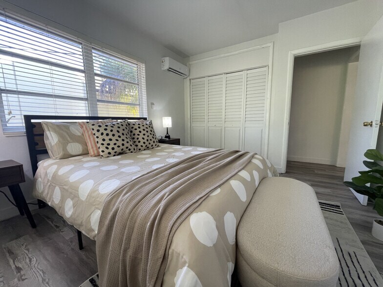 Building Photo - 2635 SW 24th Ave