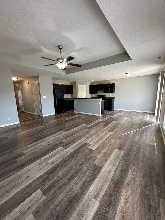 Primary Photo - Lovely 3bdrm Home!