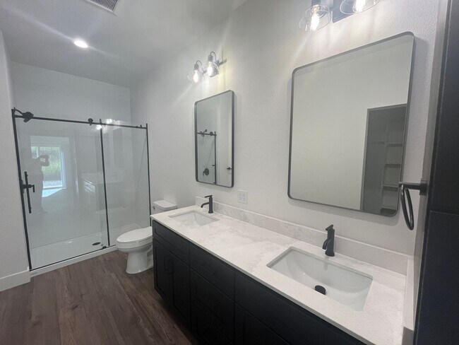 Building Photo - Newly built homes with City of Redding solar!