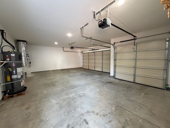 Building Photo - 4465 Gilchrist Dr