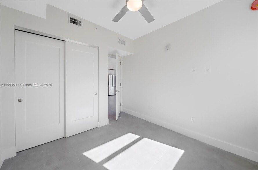 Building Photo - 1536 NW 15th Ave