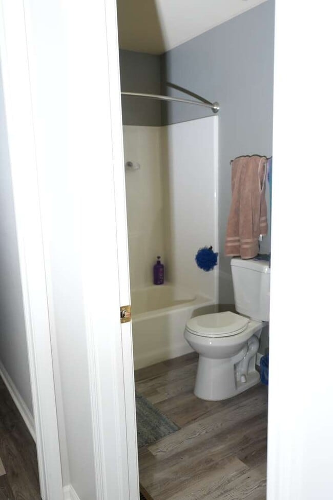 Building Photo - 1704 Windward Ave