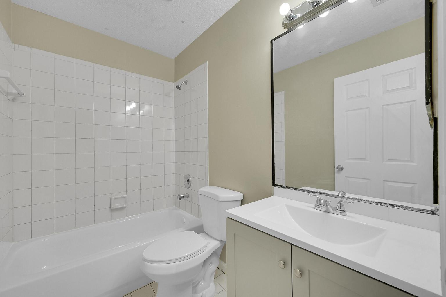 Building Photo - 901 10th St