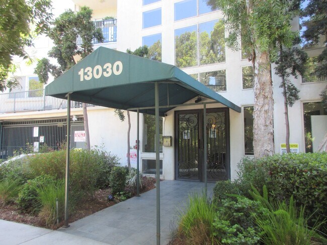 Primary Photo - Beautiful Condo in the heart of Studio City
