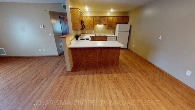 Building Photo - AMENITY FILLED TWO BEDROOM IN BRANDON!!! P...
