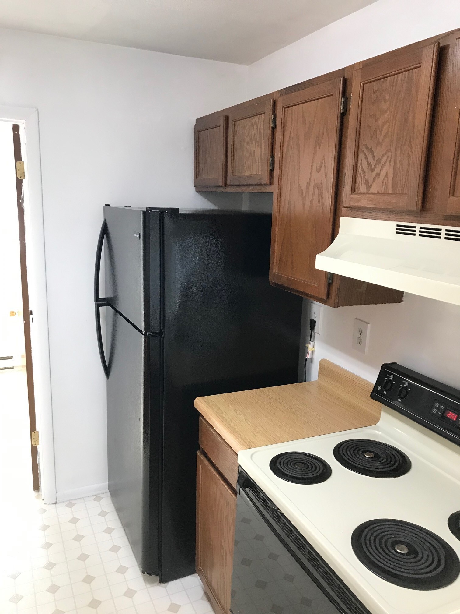 Kitchen - 19 Hanover Dr