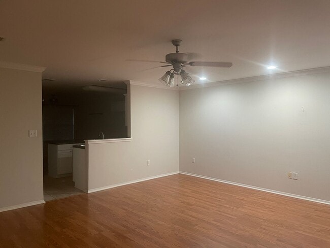 Building Photo - 3/2 Central heat and air, washer dryer connections