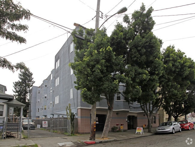 Primary Photo - Santana Apartments