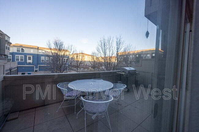Building Photo - 9369 Longs Peak Dr