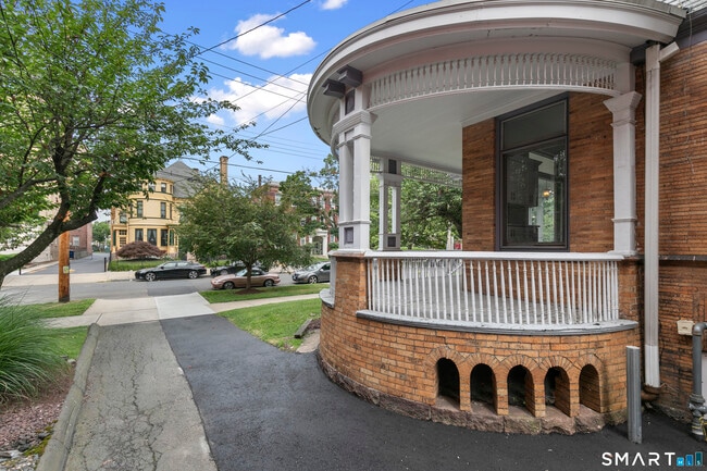 Building Photo - 131 Dwight St