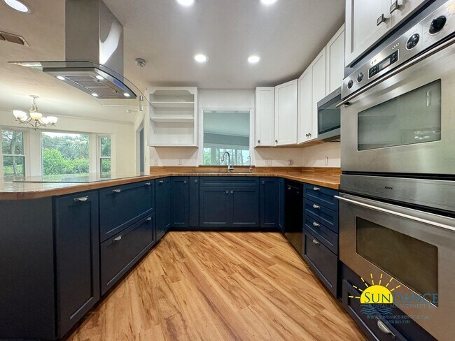 Building Photo - Stunning 3 Bedroom Home in Shalimar with In-ground Pool!