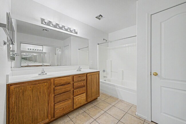 Building Photo - 9464 W Sheridan St