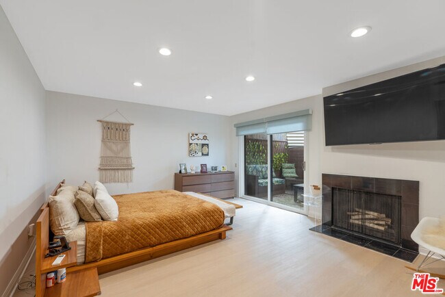 Building Photo - 1979 Grace Ave