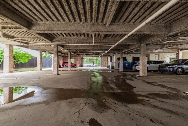 Building Photo - Lofts at Fair Park