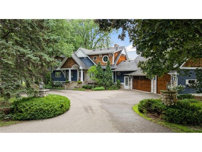 Building Photo - 3135 Shoreline Dr