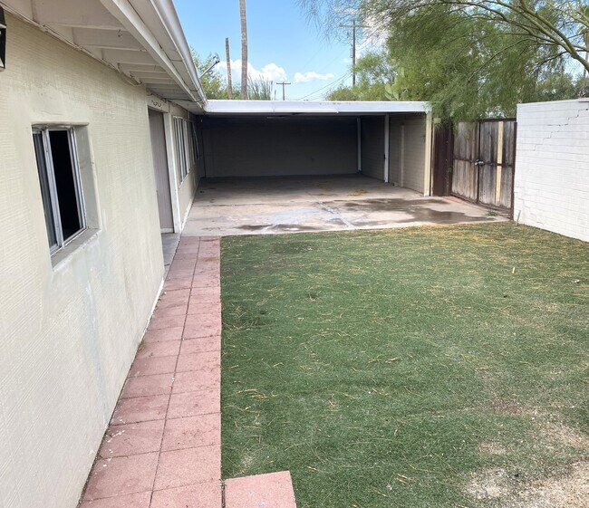 Building Photo - 7268 E Eastview Dr