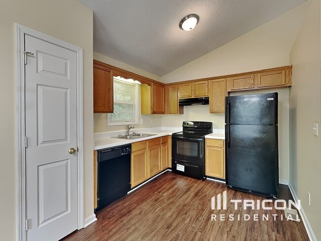 Building Photo - 238 Brookside Dr