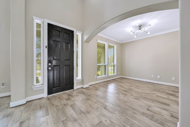 Building Photo - 3007 Rocky Point Dr