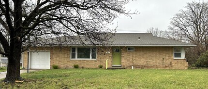 Building Photo - 309 W Leslie Ln