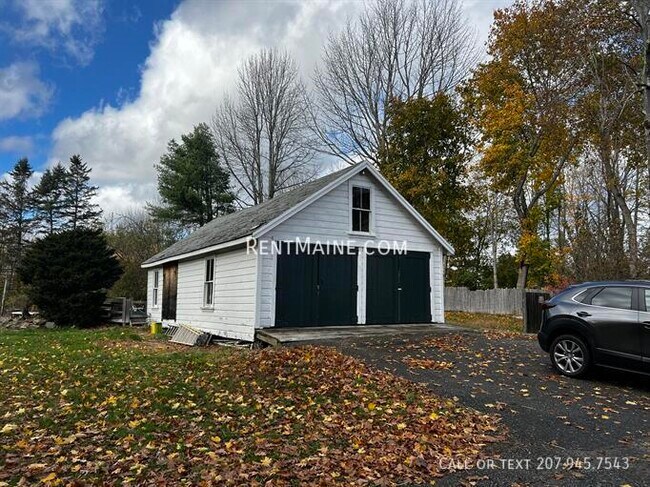 Building Photo - 92 Main Rd N