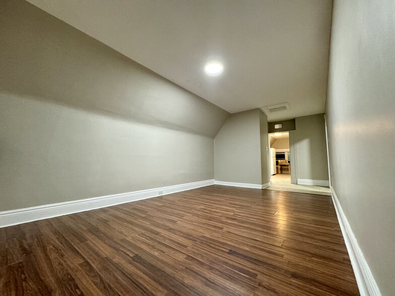 Living room - 1749 Crafton Blvd