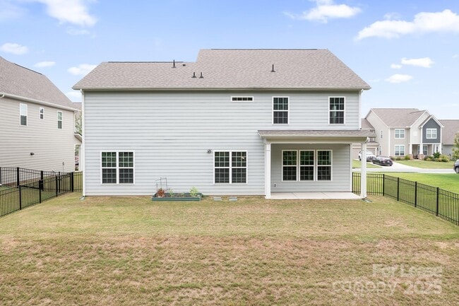 Building Photo - 1076 Thoroughbred Dr.