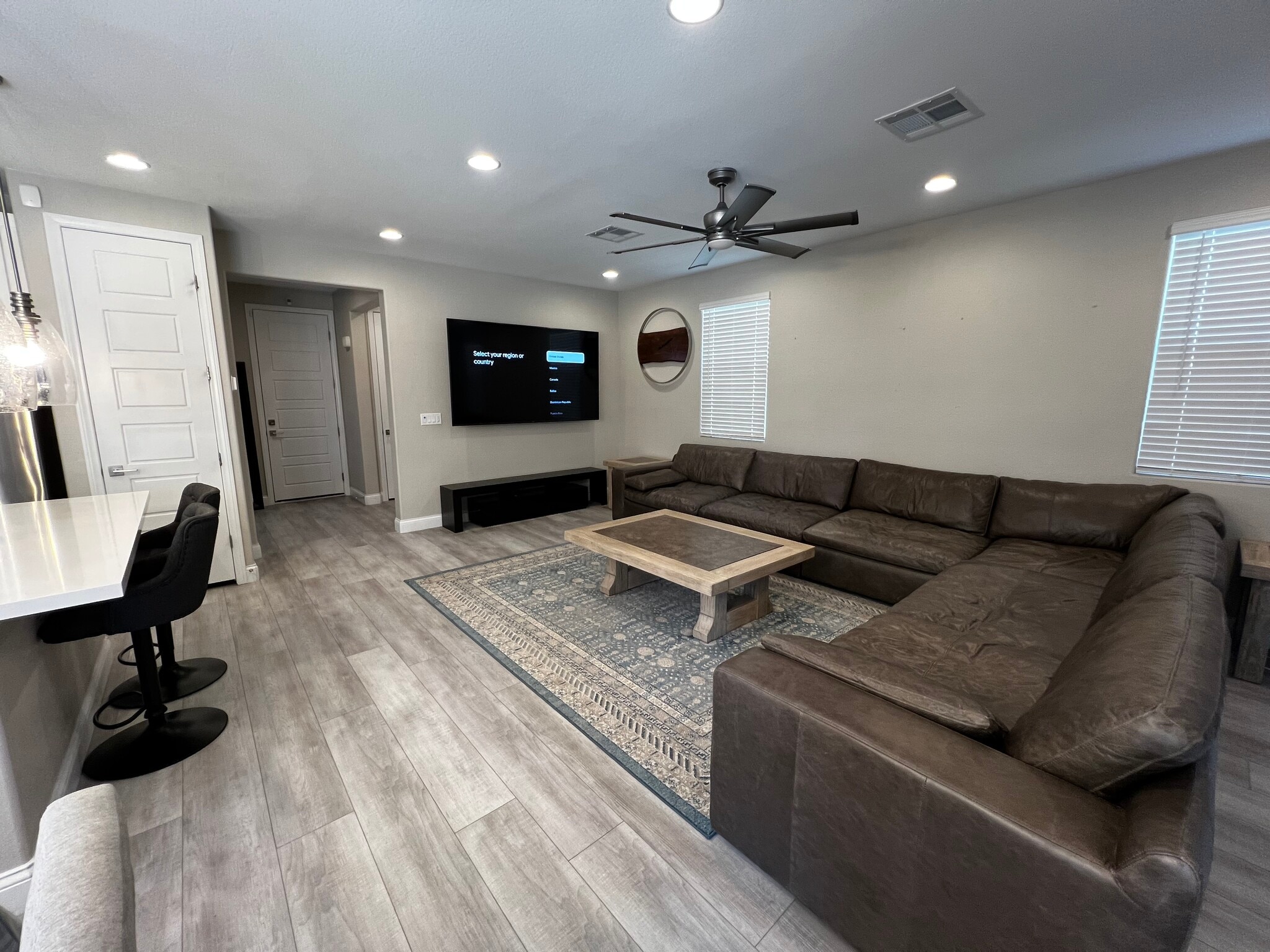 Building Photo - 10147 W Meranto Ave