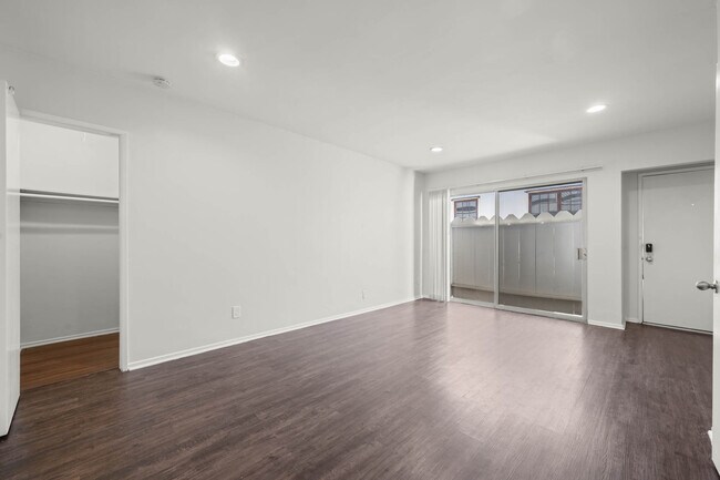 Building Photo - 1537 Centinela Ave Santa Monica, CA 90404