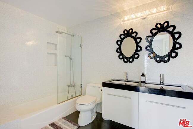 Building Photo - 3223 Tareco Dr