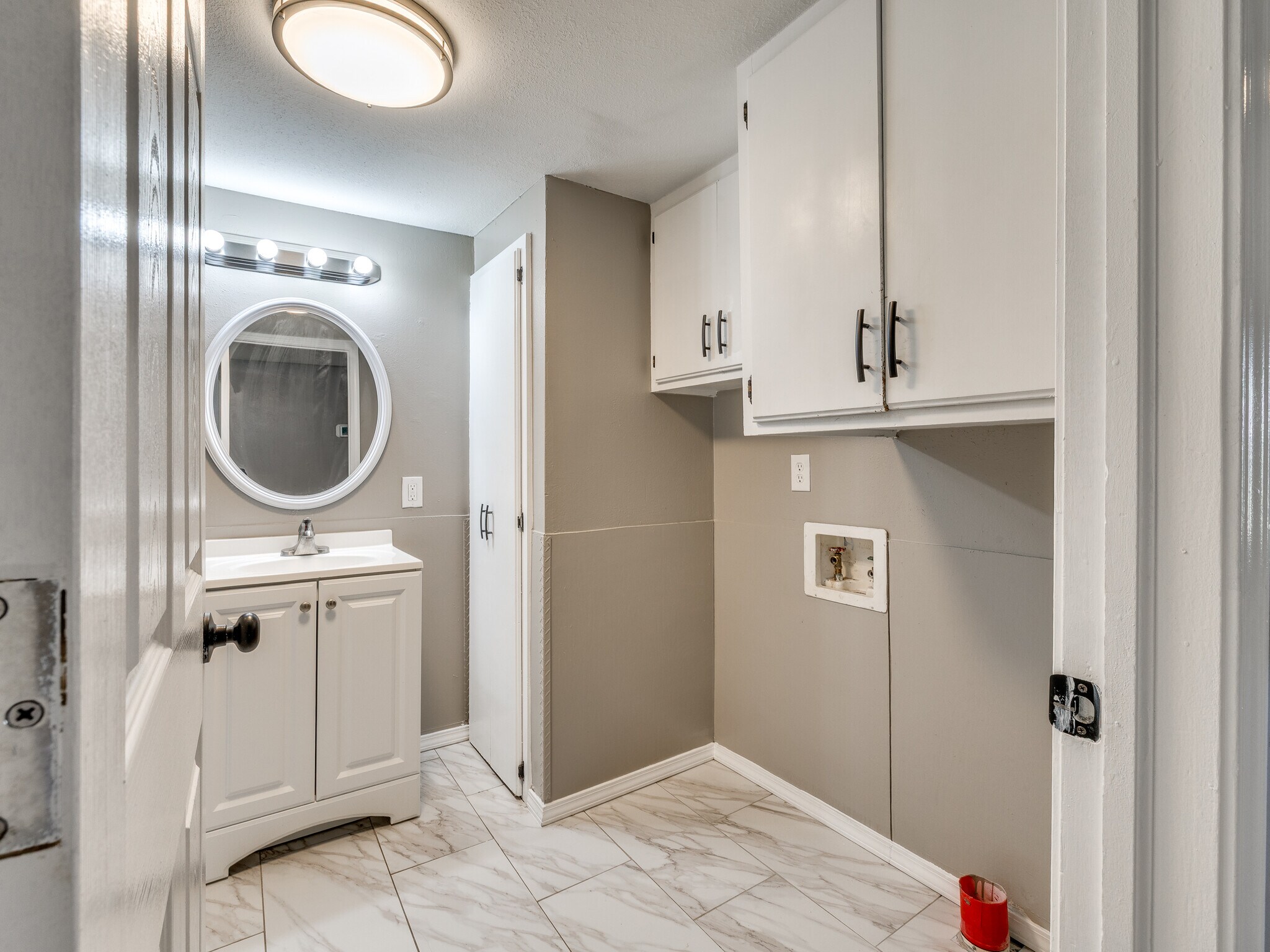 Building Photo - 453 S 50th West Ave