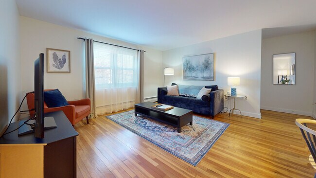 Building Photo - 99 Chestnut St