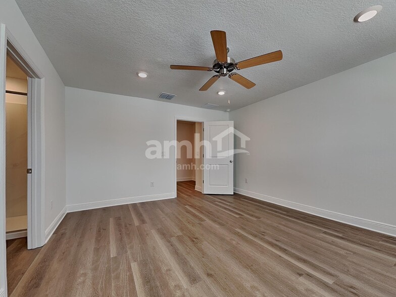 Building Photo - 6786 Atlantic Bch Ave