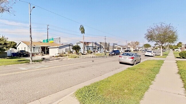 Building Photo - 8134 Poinsettia Dr