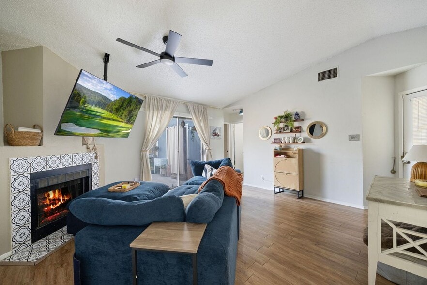 Building Photo - 8317 Forest Ridge Dr