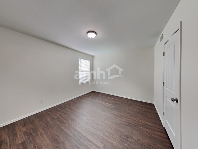 Building Photo - 16974 W Hilton Ave