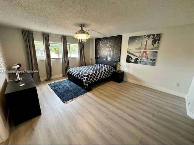 Building Photo - 10640 SW 75th Ln