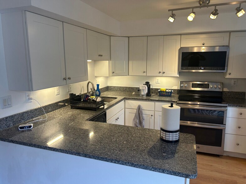 Building Photo - 19231 Misty Meadow Terrace